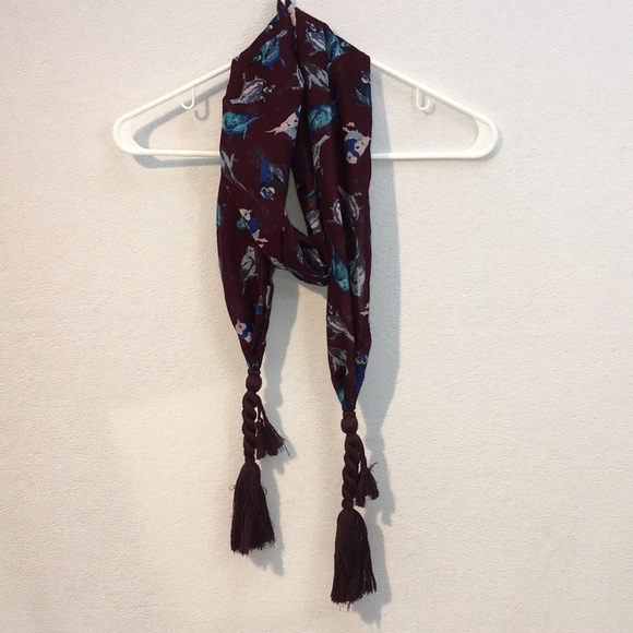Little bluebird oxblood color tassel scarf - Picture 1 of 3
